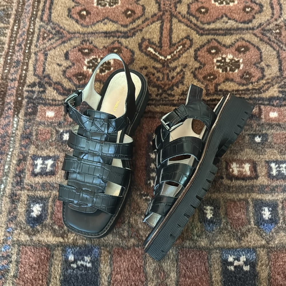 Intentionally Blank Haddie Leather Fisherman Sandal - Picture 2 of 4
